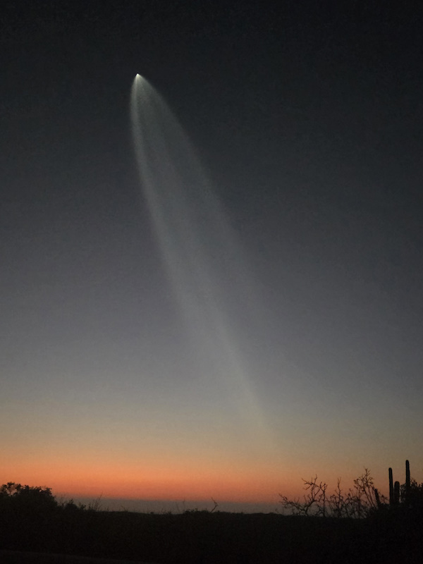 SpaceX launches from Vandenberg AFB take 6 minutes to arrive over Casa j9 SpaceX launches from Vandenberg AFB take 6 minutes to arrive over Casa j9