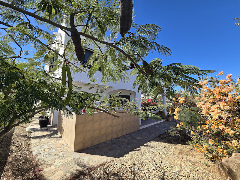 Casa j9 main house north side barbeque area and outdoor shower